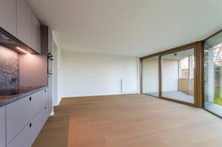 Perfect move-in-ready and like-new apartment in a luxurious park residence in the sought-after Eksterlaar area of Deurne-South. With all major...