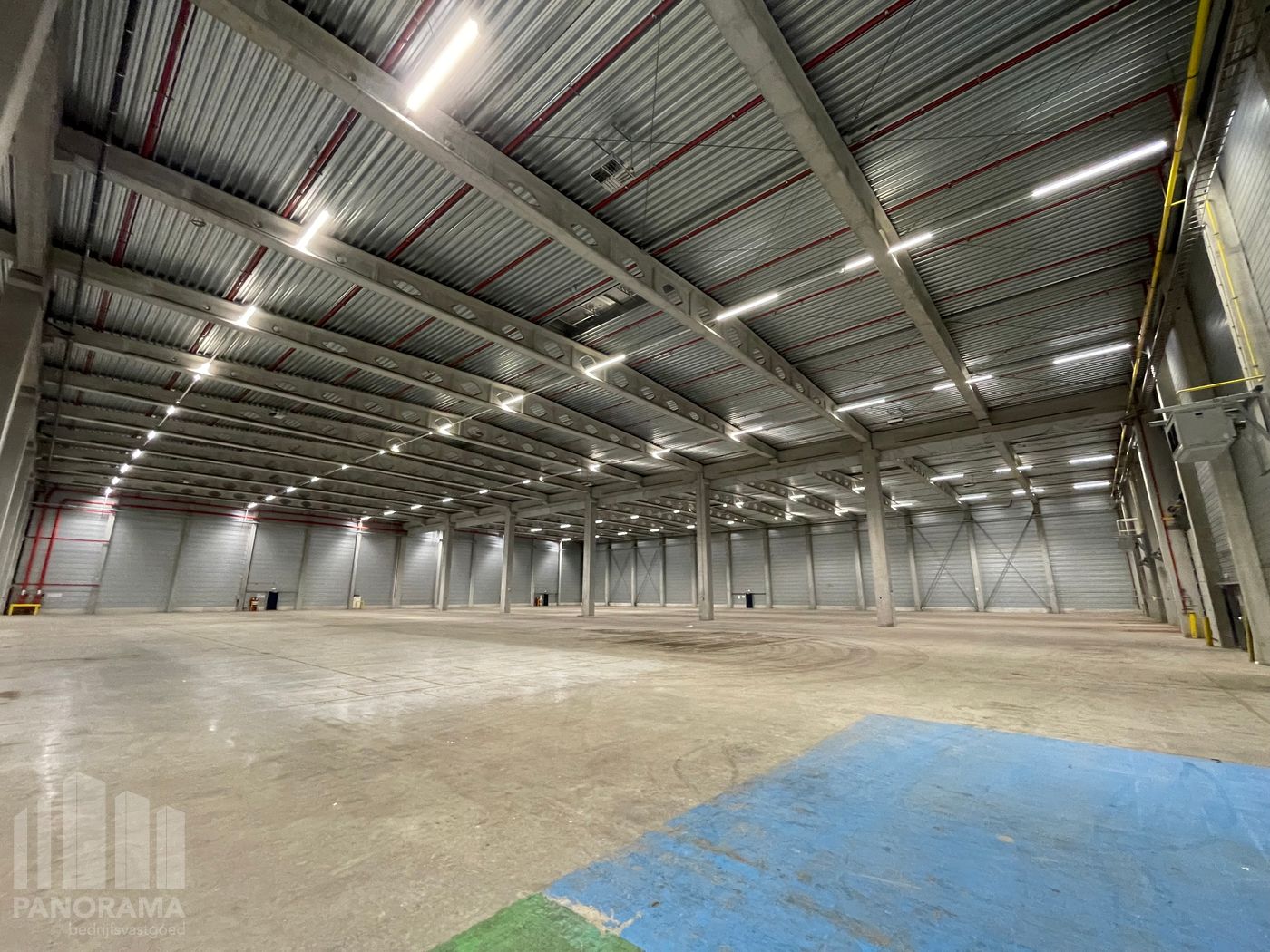 Logistiek magazijn met kantoor te huur in Oostende - photo 5