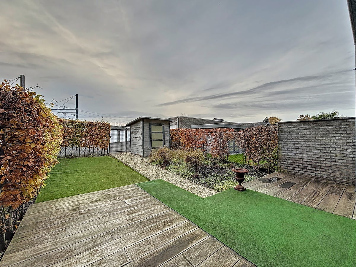 Gelijkvloers appartement met 2 slaapkamers en garagebox! - foto 1