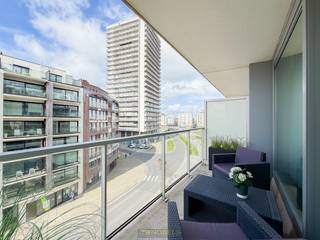 INSTAPKLAAR EN ENERGIEZUINIG APPARTEMENT gelegen op de 4de VERDIEPING van de recente residentie “ICON II” (bouwjaar 2010) te Oostende. Dankzij...