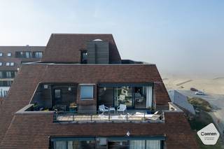 Deze perfect afgewerkte penthouse bevindt zich in de mooie residentie 'Long Island' te Oostduinkerke.Dankzij haar uitstekende ligging op Groenendijk...