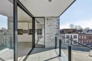 Op de derde verdieping van dit recent gebouw bevindt zich dit BEN-appartement (Bijna-Energie--Neutraal) met een bewoonbare oppervlakte van...