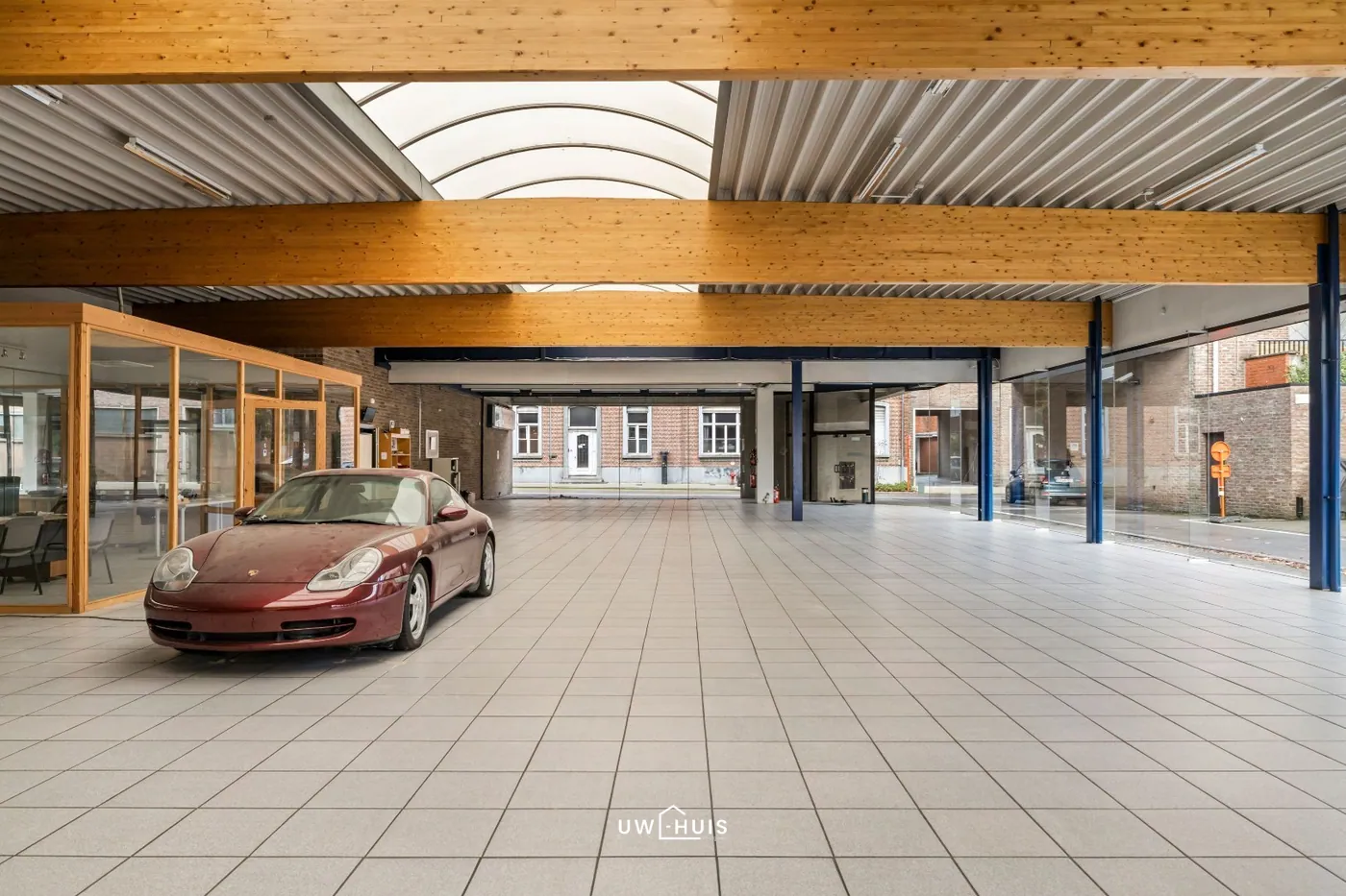 Toonzaal met veel mogelijkheden te koop in het hartje van Temse - foto 5