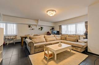 immo DAVID stelt u met trots deze instapklare penthouse met twee slaapkamers voor, gelegen op de derde en bovenste verdieping van een kleinschalig...