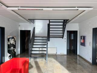 Kantoorruimte met opslag te huur in Boortmeerbeek. Centraal gelegen langs de Leuvensesteenweg, vlakbij de E19 en op korte afstand van...