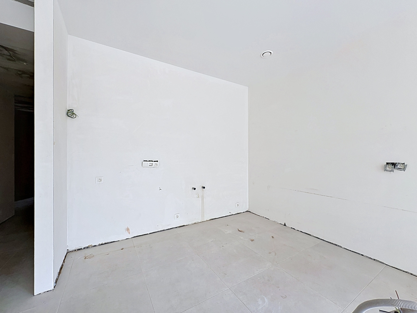 Appartement neuf avec petit jardin. - photo 5