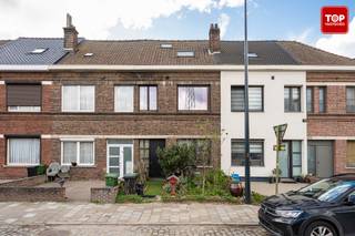 Deze gezellige rijwoning met 3 slaapkamers werd gerenoveerd in 2020 en heeft een EPC label BQua ligging zit je werkelijk overal dichtbij. Met de...
