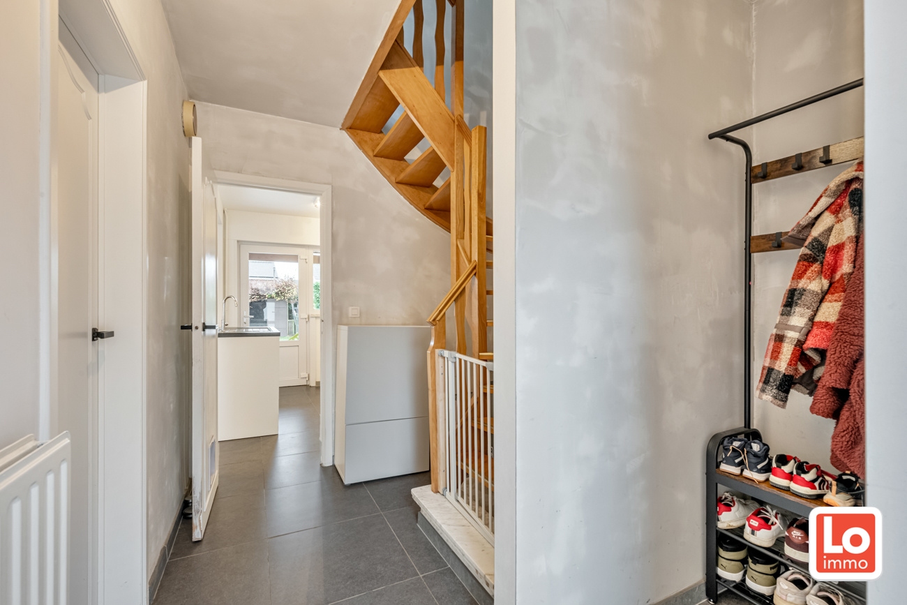 IN OPTIE!! Instapklare gesloten bebouwing met garage op een rustige en goede locatie in wijk ‘Lobos’ nabij het centrum van Lochristi! - foto 4