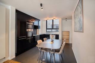 Beautiful 2-bedroom apartment for sale in the heart of Antwerp. LOCATION & ACCESSIBILITY:This modern 2-bedroom apartment is located in the...