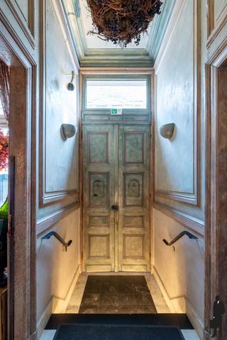 Uniek, historisch burgerhuis (‘Het Rooske’) van 1895 in eclectische stijl met sterke neo-Vlaamse-renaissance-inslag. Dit herenhuis met...