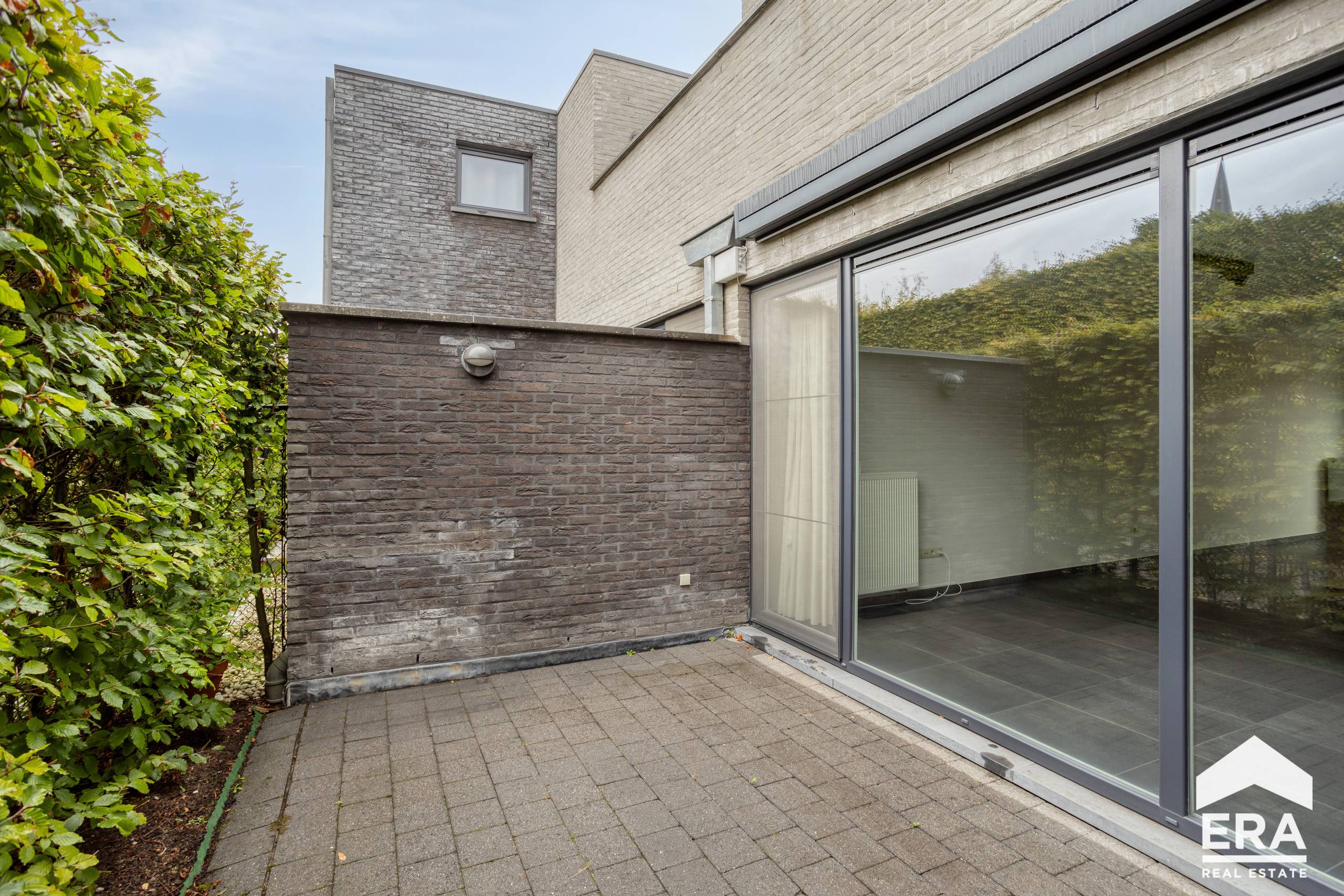 Instapklare 3 slaapkamerwoning met dubbele garage te Tielt. - foto 4