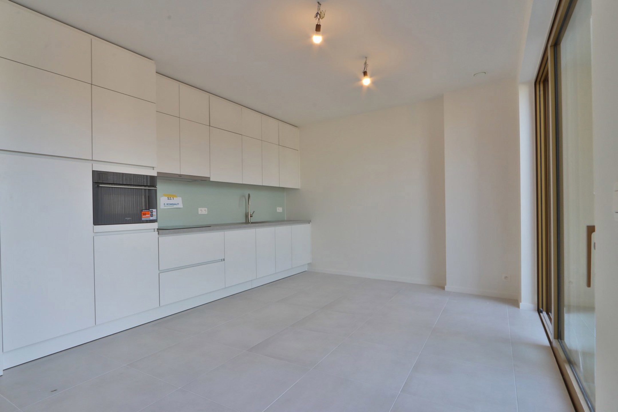 2 slpk BEN-appartement met terras en autostplts in Beveren!  - foto 2