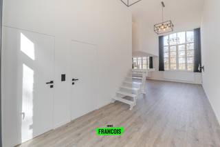 Ontdek dit ruim en lichtrijk duplex appartement te koop in het centrum van Diksmuide, met een bewoonbare oppervlakte van 98 m². Dankzij de...