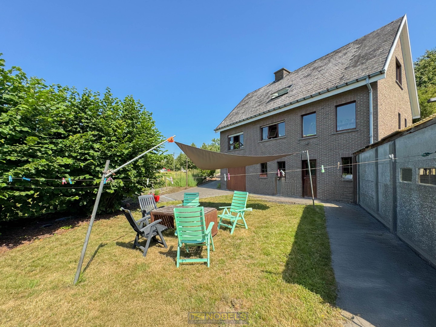 Te koop, ruime gezinswoning met garage, atelier en tuin te Zottegem - foto 2