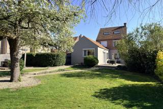 Welkom in dit charmante gezinshuis in Westmeerbeek! Deze ruime woning biedt het perfecte evenwicht tussen comfort, functionaliteit en...