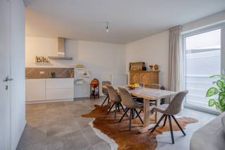 Welkom in dit instapklaar en modern appartement, gelegen in een recent gebouw nabij het centrum van Tongeren.Dankzij de gunstige ligging bevindt u...