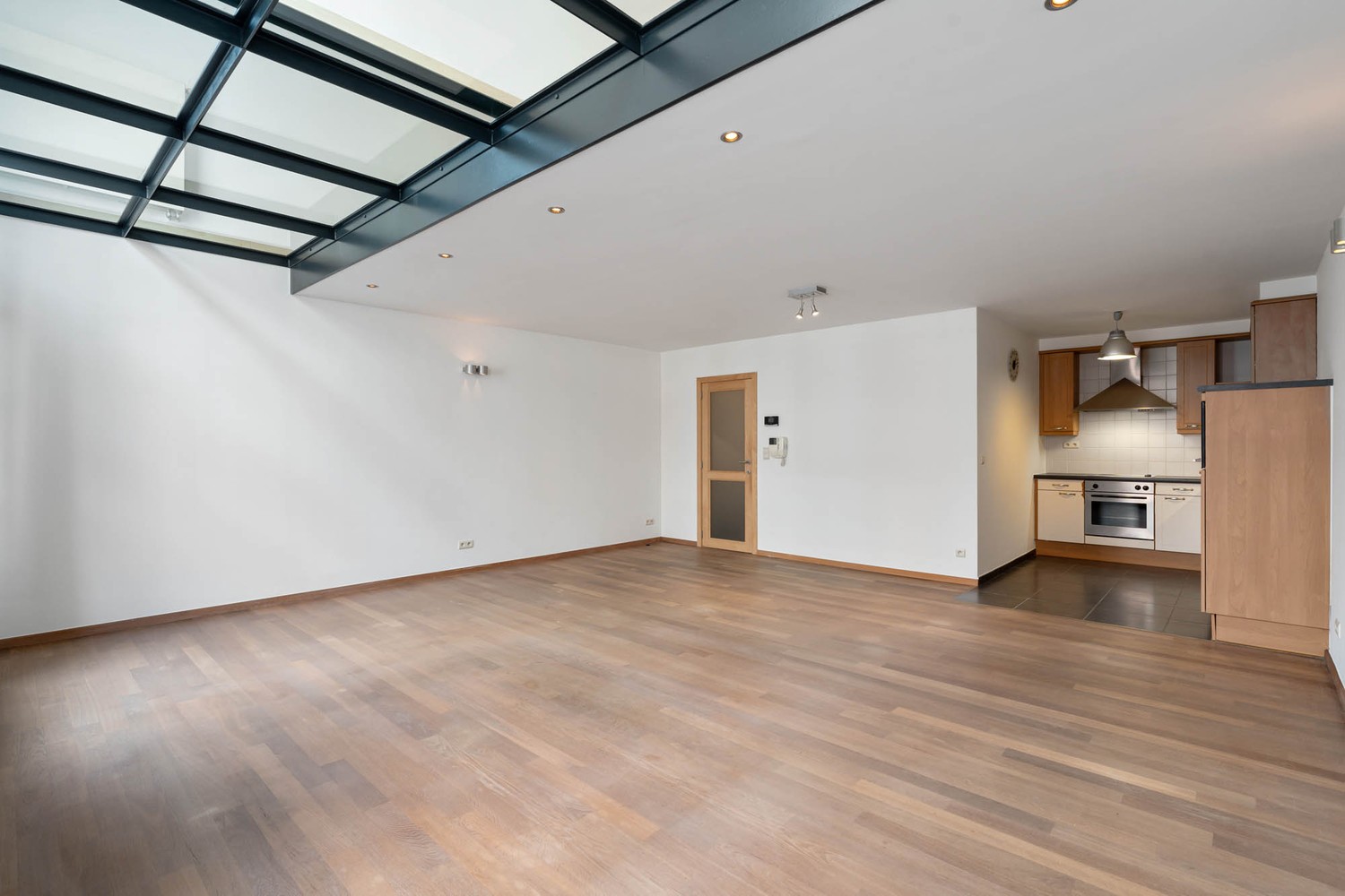Trendy loft-appartement met 2 slaapkamer in het centrum van Leuven ! - foto 4