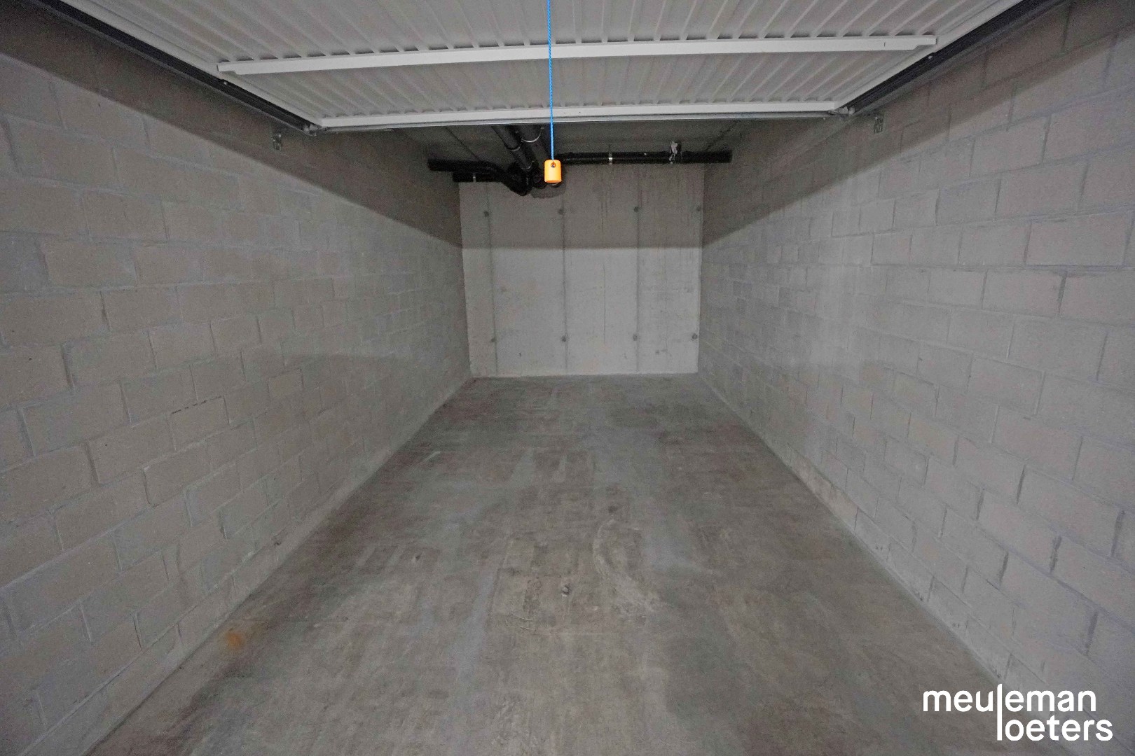 Centraal gelegen garagebox in het centrum van Oostkamp - foto 2