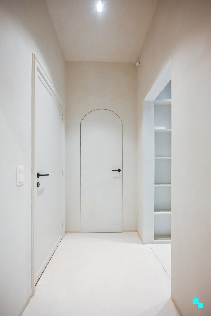 Stijlvol gerenoveerd appartement in hartje Kortrijk - photo 2