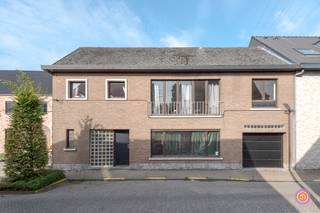 Vandaag nemen we je mee naar deze zeer ruime woning met enorm veel potentieel gelegen in Wintam op een rustige locatie, op enkele minuten van de...