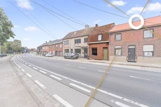 Op zoek naar een woning met potentieel en veel mogelijkheden? Deze charmante woning in Sint-Juliaan biedt je de kans om jouw eigen droomhuis...