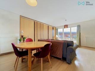 Tel : 0456 79 45 19 / E-mail : sophia.vanhove@weinvest.be<br /><br />
<p><span>We Invest biedt u met trots exclusief dit prachtige appartement met 2 slaapkamers aan, gelegen aan de Materiaalstraat 20 in Anderlecht.</span></p>
<p><span>Het appartement bestaat uit een inkomhal, een lichtrijke woonkamer, een volledig uitgeruste keuken, twee slaapkamers, een badkamer met toilet, een apart toilet, een wasruimte en een aangenaam terras.</span></p>
<p><span>Het appartement is ideaal gelegen, vlak bij winkels, supermarkten, scholen en het openbaar vervoer. Bovendien biedt het een vlotte verbinding naar het centrum van Brussel en de belangrijkste invalswegen. De buurt combineert een aangename woonomgeving met alle dagelijkse voorzieningen op korte afstand.</span></p>
<p><span>EPC: B</span></p>
<p><span>Huurprijs: € 1.200/maand</span><br /><span>Gemeenschappelijke lasten: € 250/maand (inclusief verwarming, warm water en onderhoud van de gemeenschappelijke delen)</span><br /><span>Parkeerplaats: € 100/maand (verplicht)</span></p>
<p><span>Minimale huurduur: 3 jaar.</span></p>
<p><span>Zeker een bezoek waard! Ontdek al onze exclusieve panden op </span><span>www.weinvest.be</span><span>.</span></p>