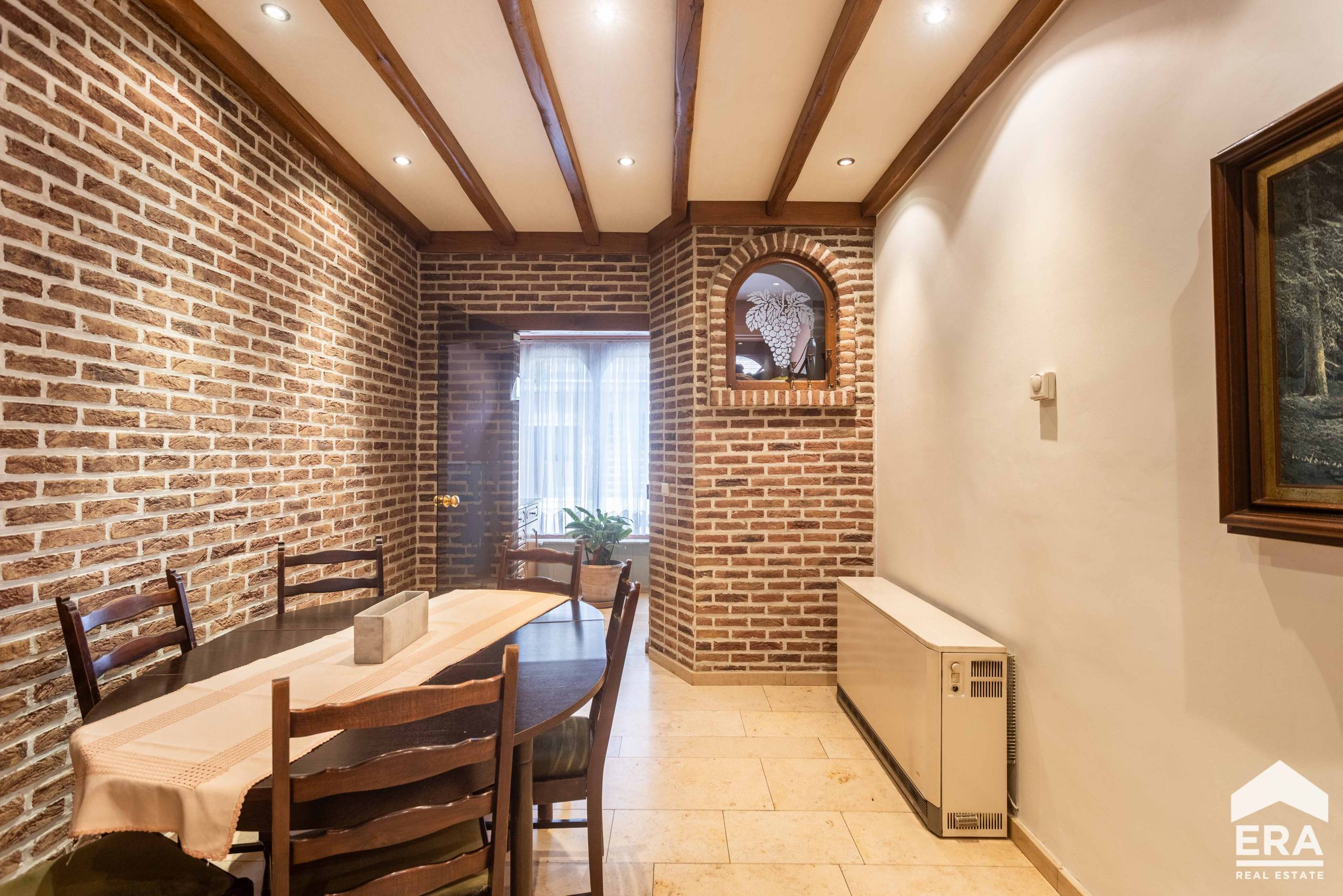 Instapklare stadswoning met magazijn en tuin in hartje Aalst - foto 4