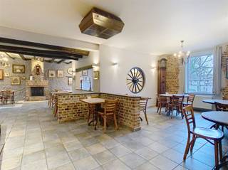 CO IMMO VERKOOPT GEMENGD GEBOUW IN CENTRUM STEENOKKERZEEL! Welkom in het hart van Steenokkerzeel, een gebouw voor gemengd gebruik dat momenteel...