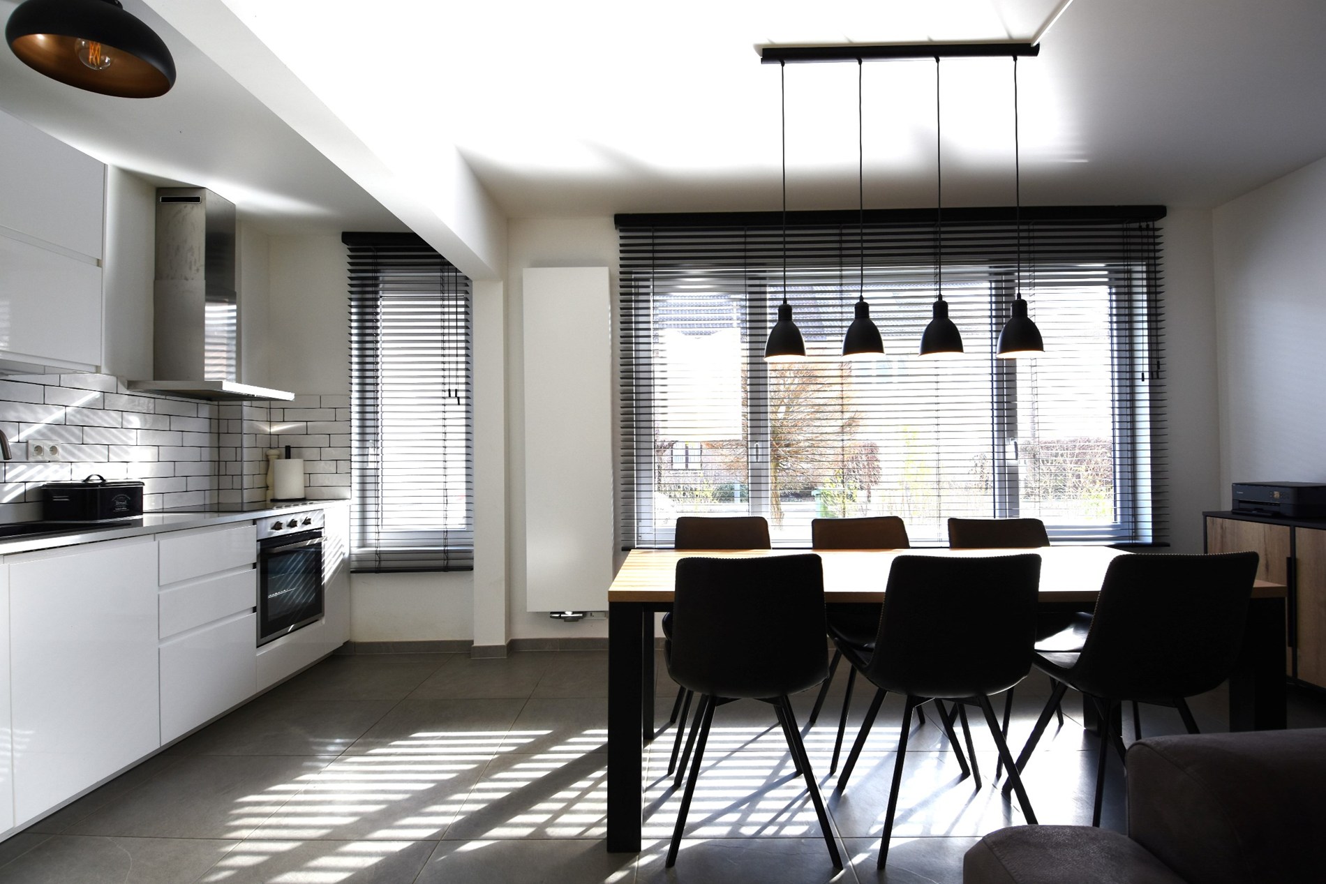 Gerenoveerd gelijkvloers appartement met 2 slaapkamers vlakbij het kanaal - foto 3