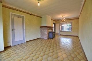 Woning met 3 slpks & tuin op rustige locatie in Hamme Deze woning met tal van mogelijkheden is gelegen op een perceel van 196m² en heeft een...