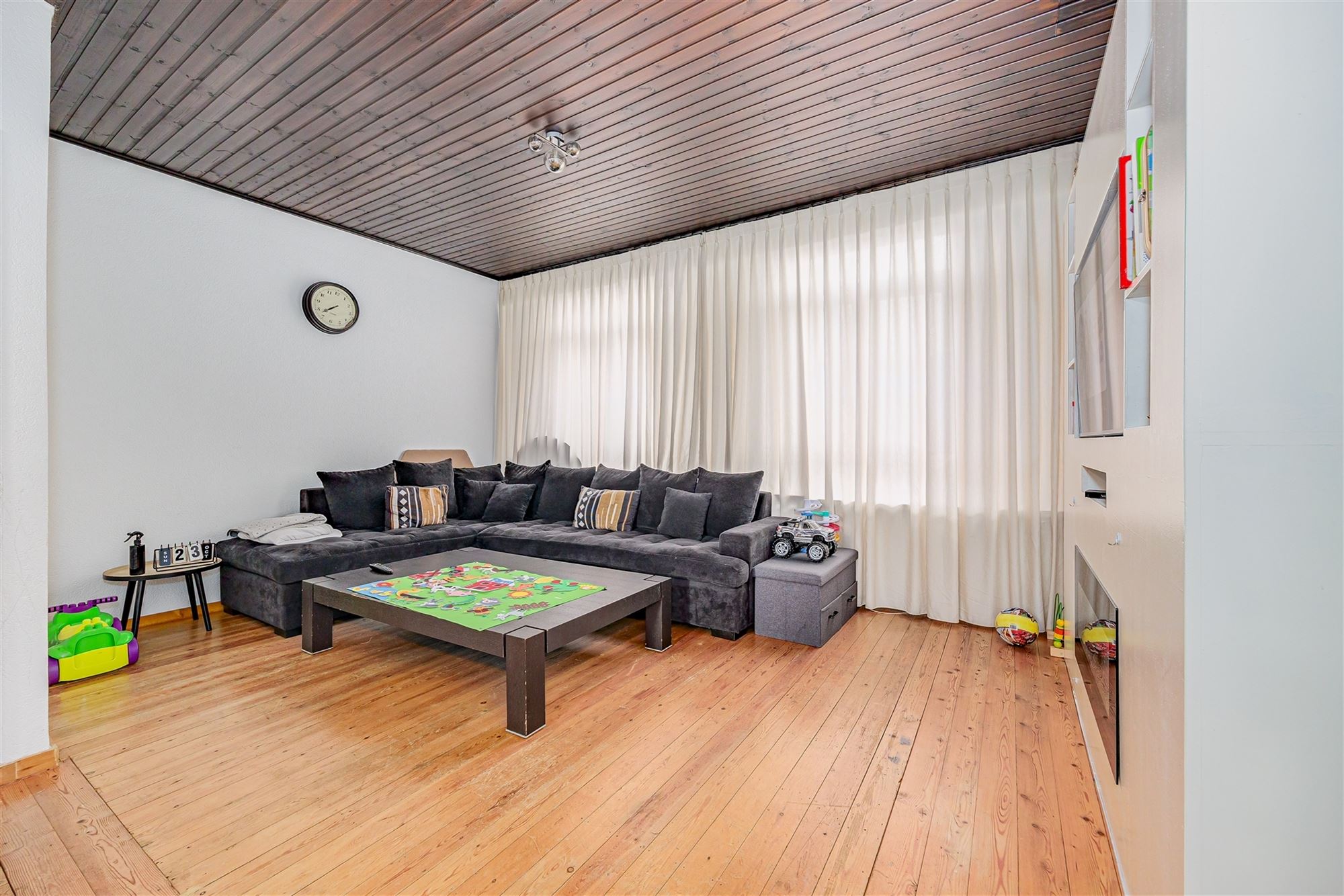 Woning met koer thans ingedeeld in 2 appt - foto 2