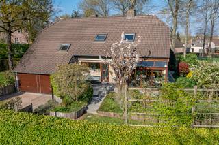 Villa avec 5 chambres, double garage dans le beau quartier résidentiel Rondenbos.Située sur une parcelle de 9a 49ca dans une belle allée sans...