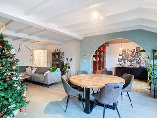 Are you looking for a ready-to-move-in and spacious apartment for rent in the cozy center of Kieldrecht? This modern building is perfectly...