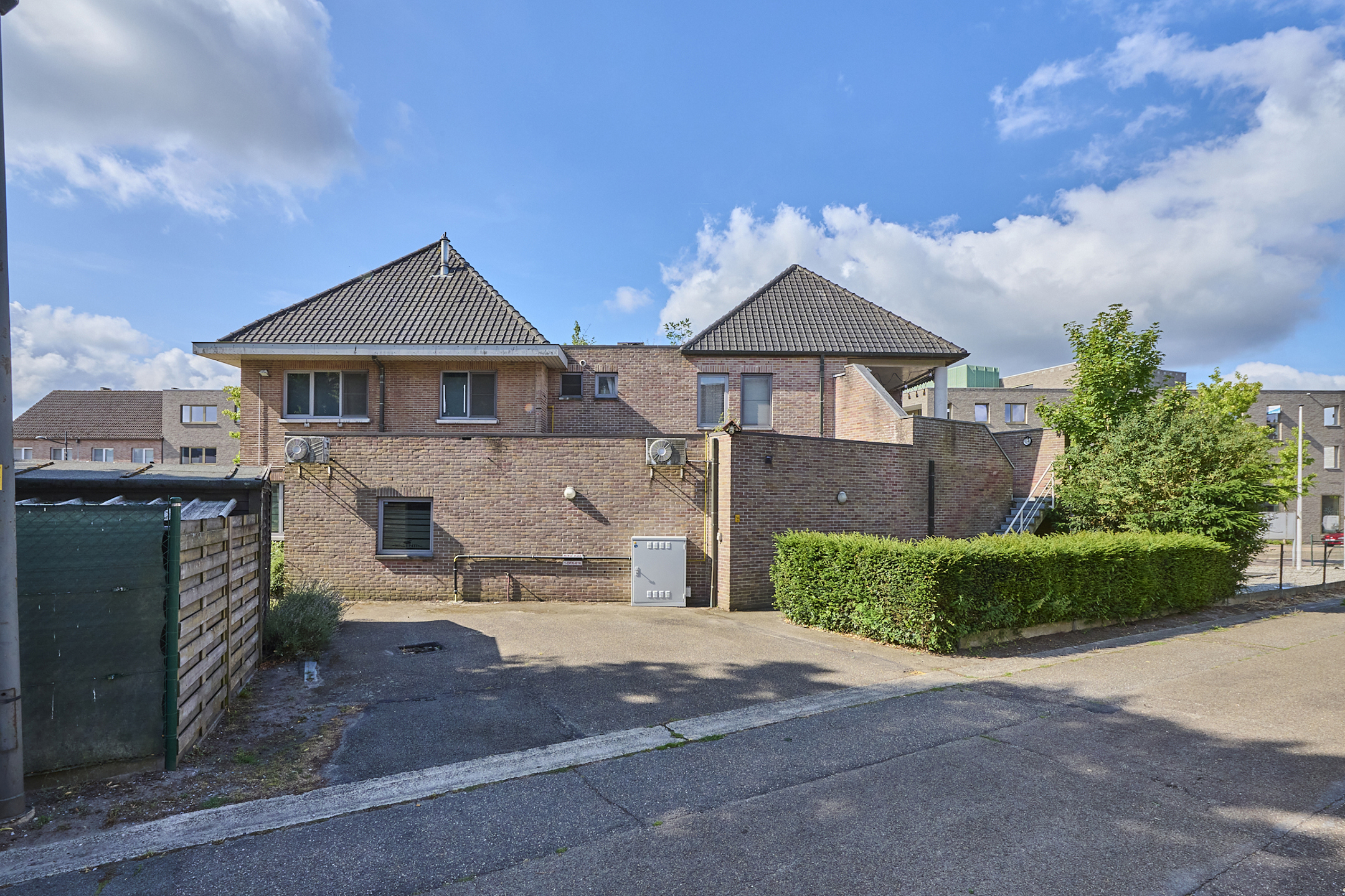 Te huur: kantoor/handelsruimte van 220m² in Hechtel - foto 3