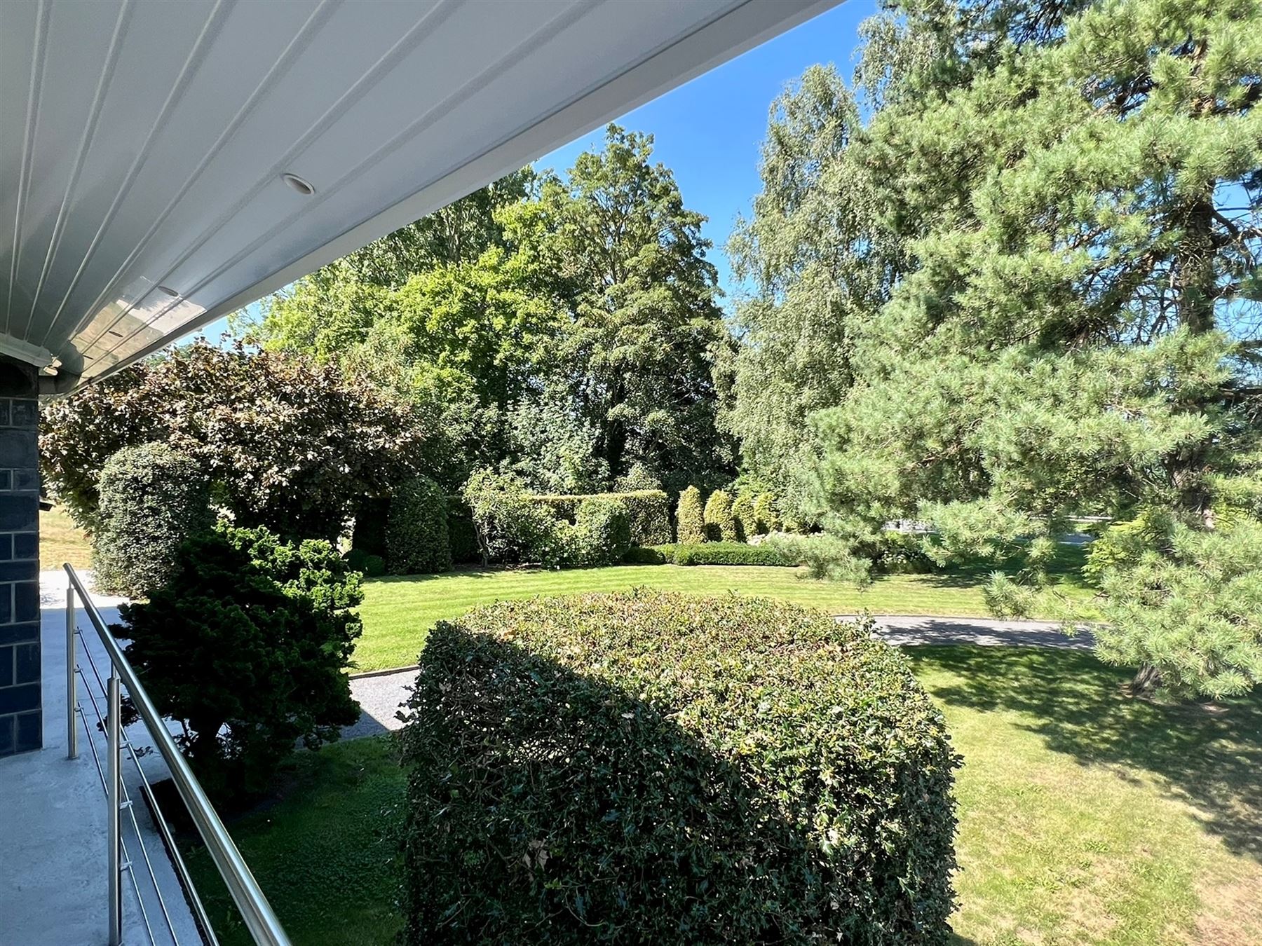 Karaktervolle en ruime villa met prachtige tuin - foto 5