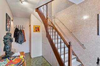 Gezellige bel-etage woning met 4-5 (slaap)kamers, een inpandige garage, en een leuke stadstuin met ideale oriëntatie op het zuidoosten. Gelegen...