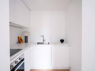 <strong>Kwaliteitsvolle gerenoveerde 1 slaapkamer appartementen nabij het Groenevalleipark en de Coupure.</strong><br /><br /><em>Eerste bezoekdag zal doorgaan op donderdag 11/12 vanaf 16 uur.<br />Inschrijven kan via info@carloeggermont.be</em><br /><br />De appartementen bevinden zich <strong>nabij het Groenevalleipark</strong>, de <strong>Coupure</strong> en op<strong> wandelafstand </strong>van het <strong>bruisende stadscentrum.</strong> Een <strong>vlot bereikbare locatie</strong> in de<strong> </strong>nabijheid van diverse<strong> </strong>hogescholen en universiteiten.<br /><br />De units maken deel uit van een <strong>kleinschalige residentie</strong> en werden totaal<strong> gerenoveerd (2025) </strong>met <strong>extra aandacht </strong>voor<strong> isolatie en esthetiek.</strong><br /><br />Het appartement beschikt over een uitgeruste keuken, een aparte slaapkamer, een moderne badkamer met aansluiting voor wasmachine en een uitstekende EPC-scores B.<br /><br /><strong>Huurprijs appartement: 935 €/maand<br />kosten + 25 €/maand<br /><br />Type contract: 1 jaar - te verlengen<br />Beschikbaar vanaf 1 februari 2026<br />Domicilie verplicht<br />Met fietsenberging</strong>