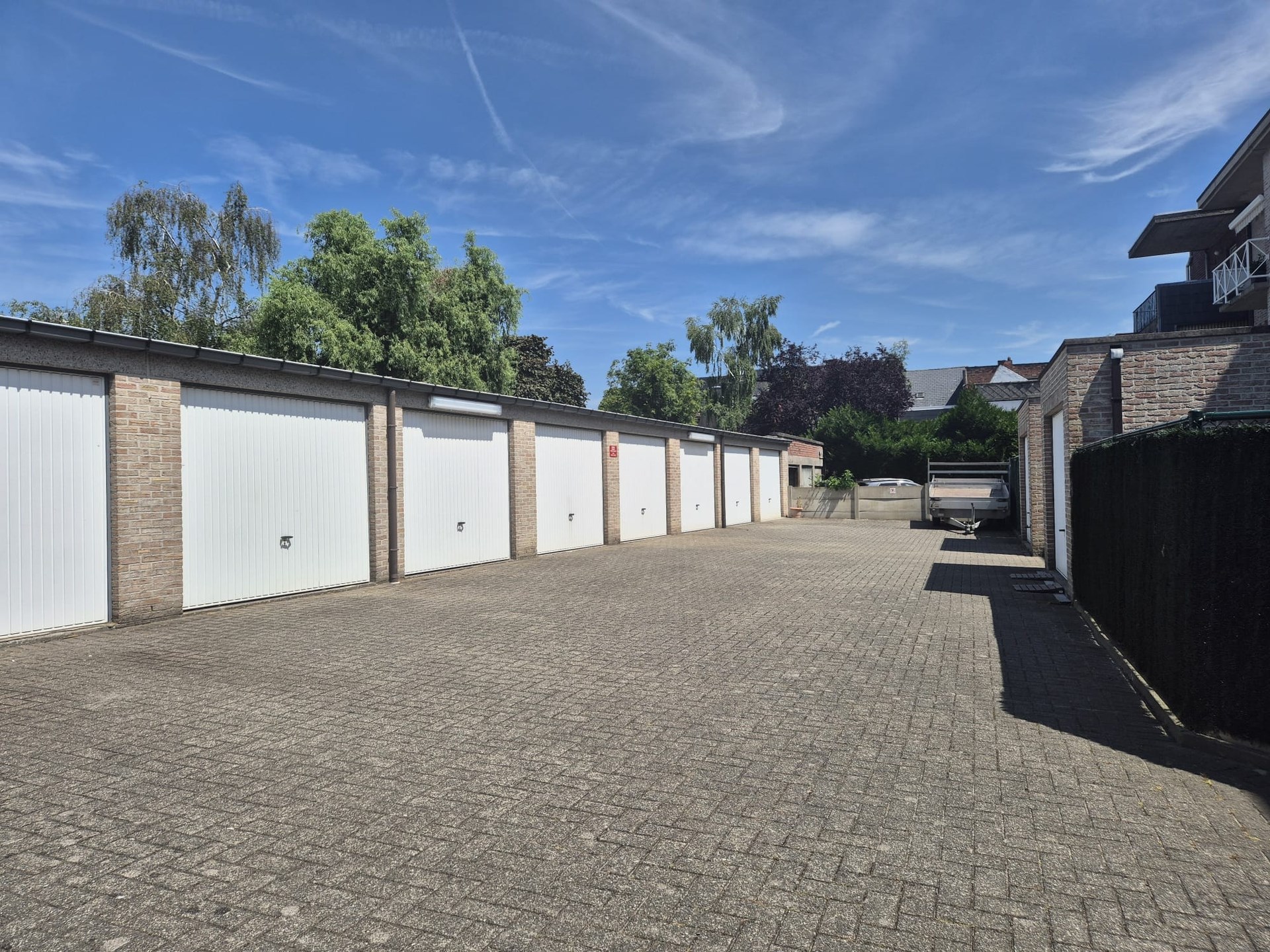 Ruim appartement met 2 slaapkamers, groot terras en garage - foto 4
