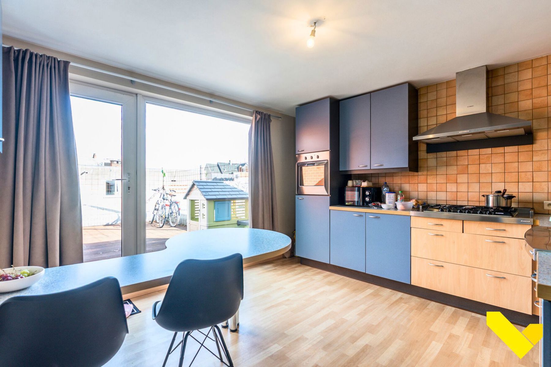 Zeer ruim duplex-appartement in hartje Meerhout. - foto 5