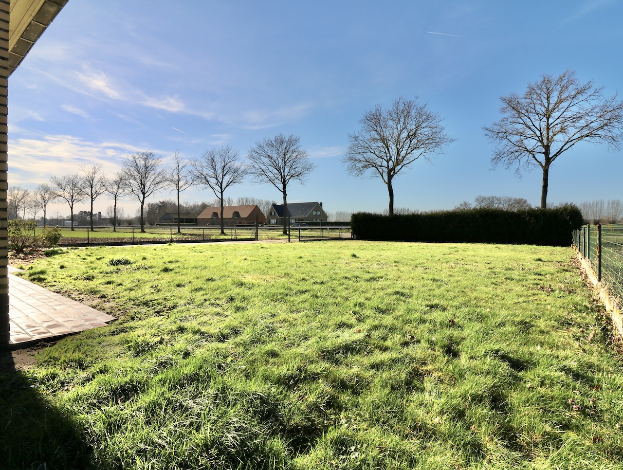 Woning met 2 slpk, tuin en garage voor 950 EUR/mnd - foto 3