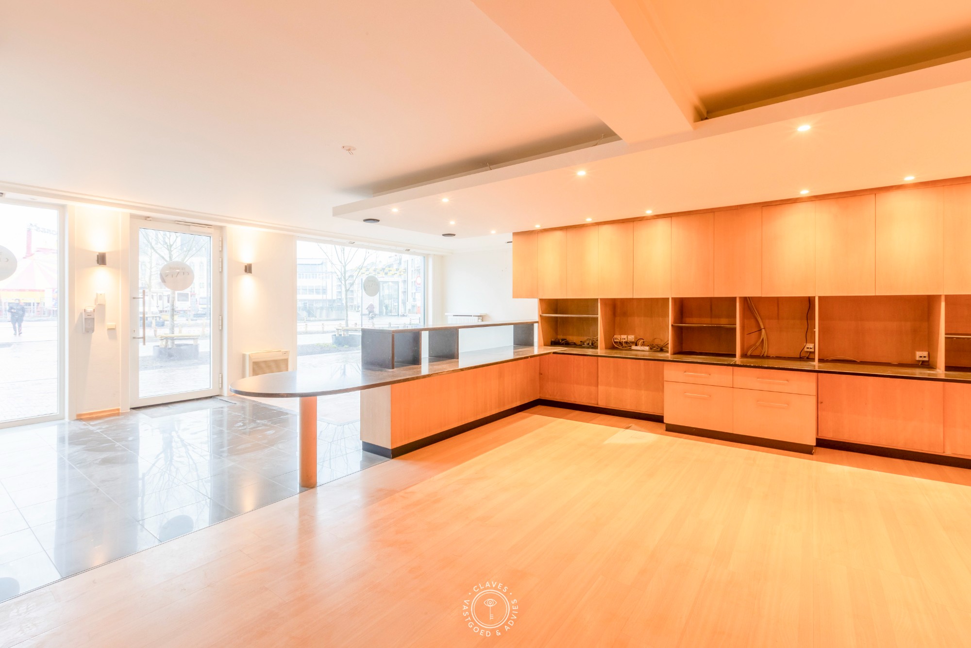 Centraal gelegen handelspand / kantoor met zicht op de Grote Markt - foto 5