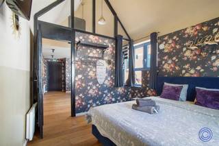 Informatie duplexBemeubeld duplex appartement aan een rustig en charmant plein! Met een bewoonbare oppervlakte van 72m², is dit appartement ideaal...