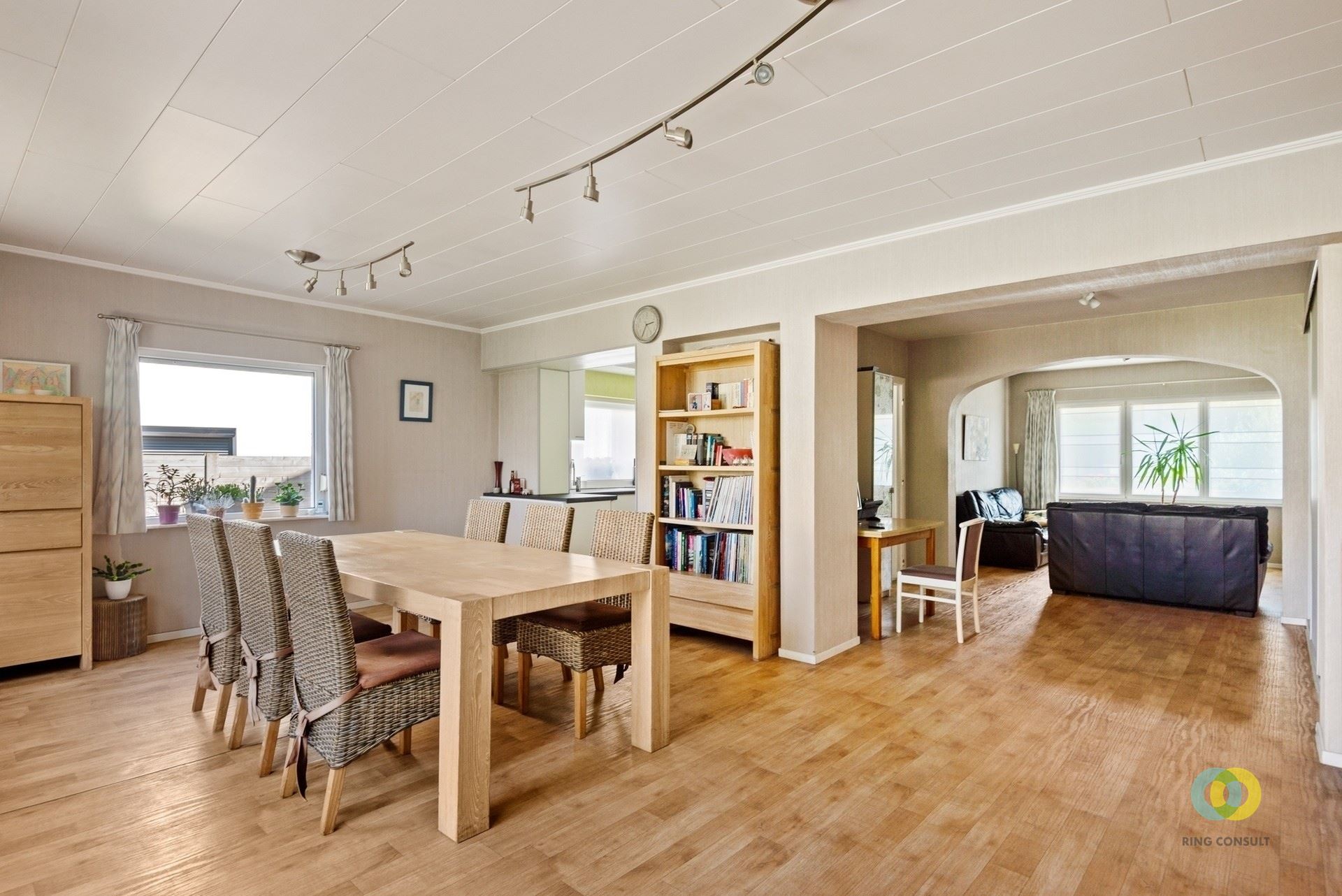 Ruime driegevelwoning met tuin en garage. - foto 5