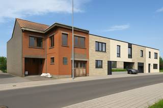 Verder af te werken bedrijfsgebouw bestaande uit een atelier van ca. 330m² met bovenliggend appartement van ca. 99m². Het pand werd volledig gestript en beschikt over alle technieken (aardgas, stadswater en elektriciteit). Er werd eerder een vergunning afgeleverd voor het voorzien van o.a. een dakterras en het vestigen van een bedrijvigheid mits deze verenigbaar zijn met het wonen (handel, kantoor, dienst, kleinschalige ambacht of opslag). Binnenkort worden rechts van het gebouw 4 gesloten bebouwingen voorzien waarbij de gemeenschappelijke gevel zal worden voorzien van een propere afwerking. Zeer ruime werkplaats / atelier met een oppervlakte van ca. 330m² waarvan ca. 290m² atelier en ca. 40m² doorrit. Verder af te werken appartement bestaande uit twee slaapkamers, de badkamer, de woonkamer en de keuken met annex berging. De zolder is te bereiken vanuit een luik in de woonkamer. EPC label C - geen renovatieverplichting van toepassing | Dubbele beglazing (hout en PVC) | HR CV ketel aanwezig voor het appartement | RUP Dorpskom SEW van toepassing (zone 2 & 8 van toepassing, zij bijlage bij deze publiciteit) | Ideaal voor wie wil wonen & werken in een centrumlocatie. Laurence (BIV 541 501) organiseert voor deze bedrijfswoning de bezoeken, mits het maken van een afspraak.