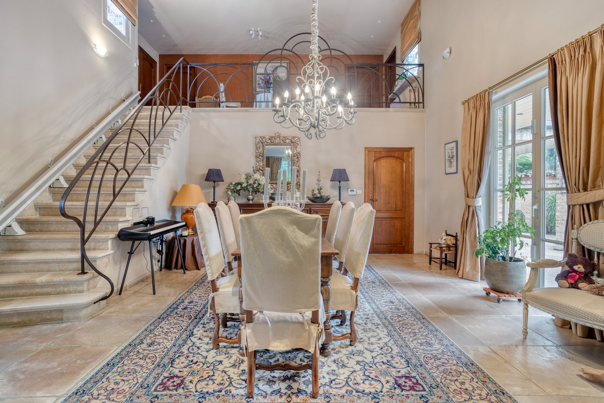 Exclusieve Spaanse villa welgelegen nabij de duinen en de zee. - foto 3