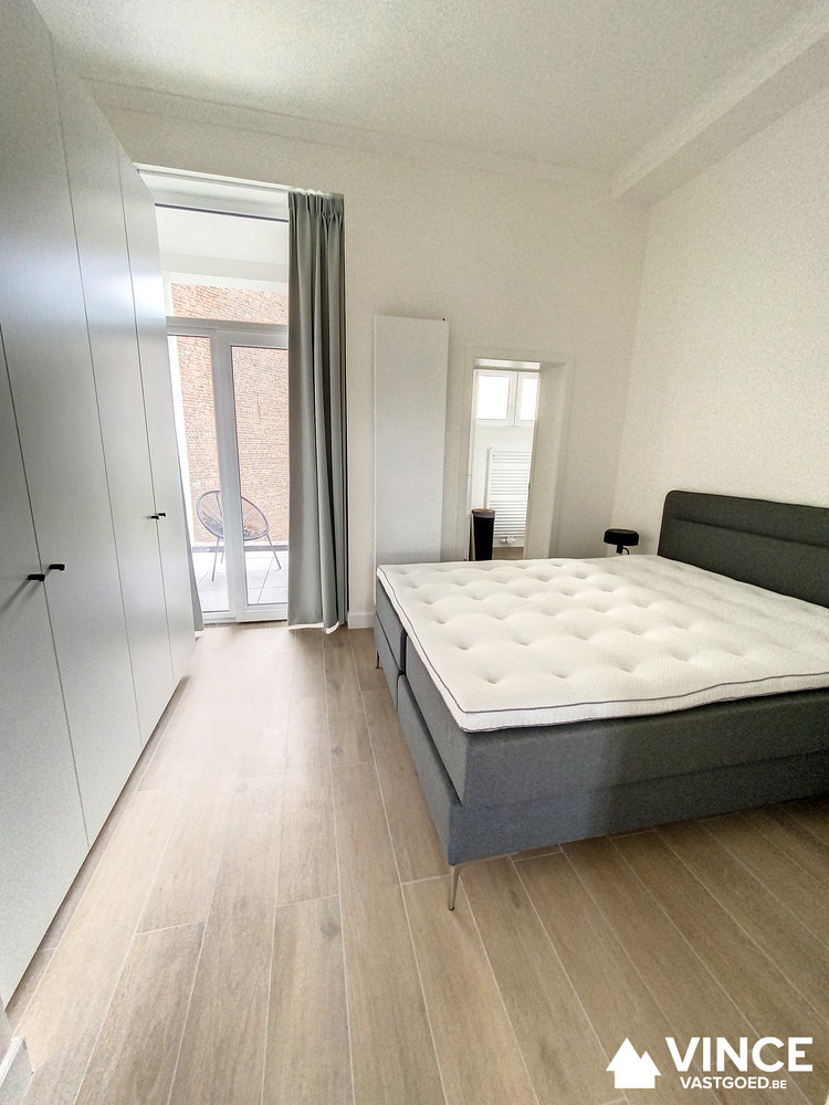 Gerenoveerd GEMEUBELD éénslaapkamerappartement in hartje Antwerpen - foto 4