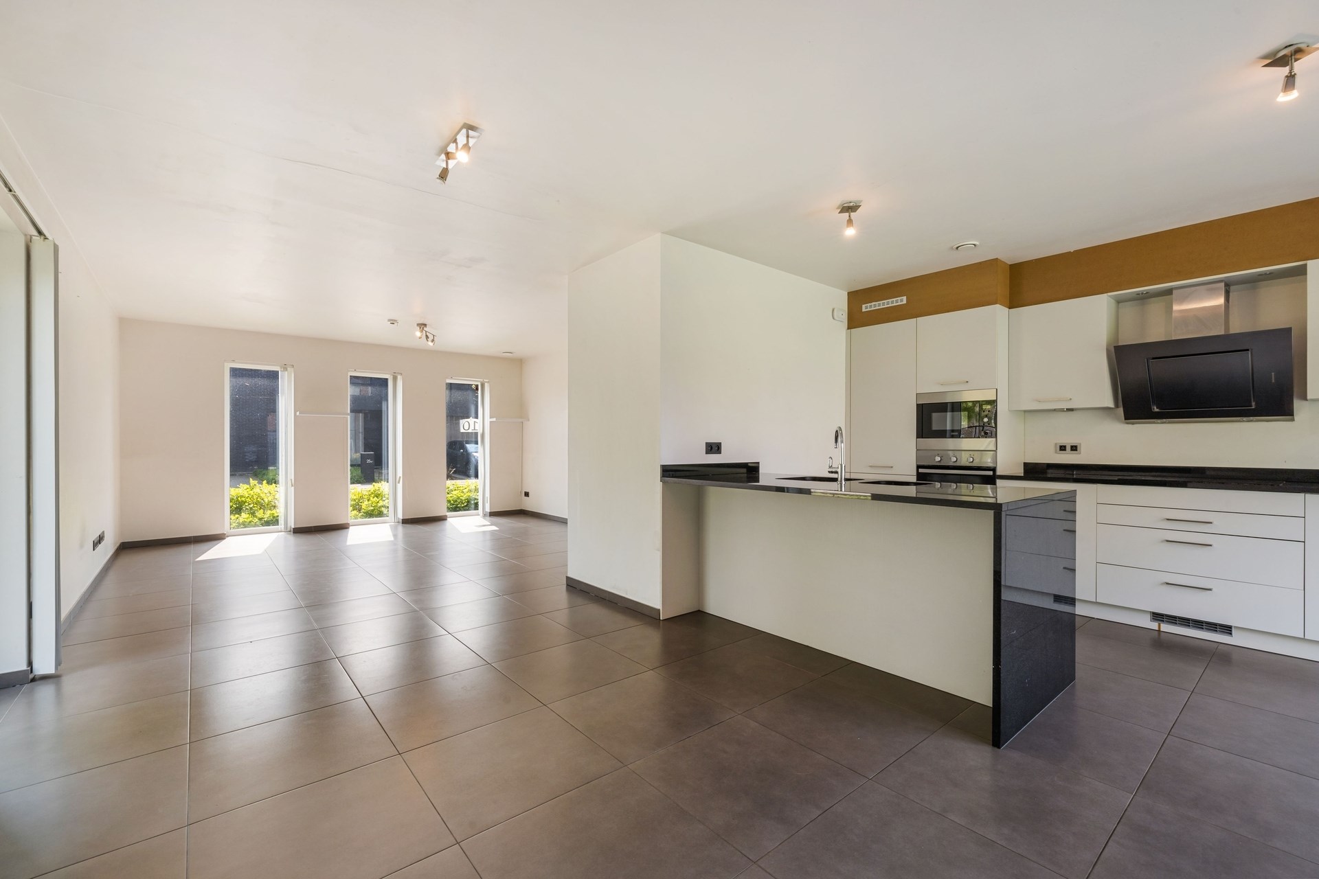 Ruime gezinswoning met 3 slaapkamers en 2 badkamers op een absolute toplocatie - foto 5