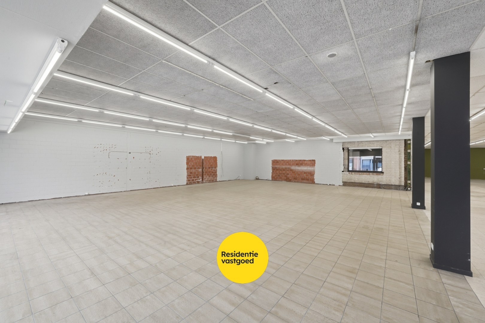 Commerciële ruimte te huur in het centrum van Aartrijke - foto 4