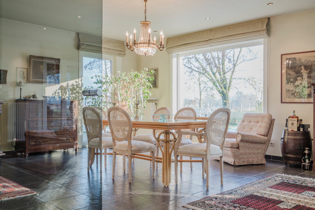 Villa met stallen te koop op een ruim perceel van 10.026m². - foto 4