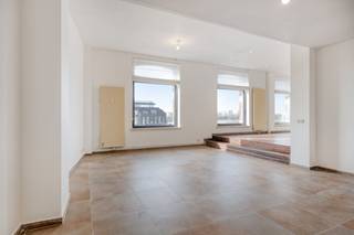 Dit ruime appartement combineert veel natuurlijk lichtinval met een uniek Scheldezicht via de grote raampartijen. Het 2-slaapkamerappartement van...